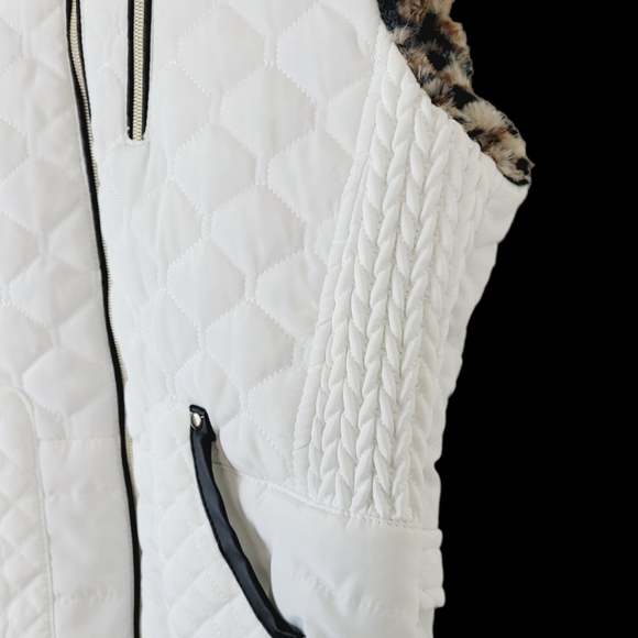 Adriana Vest Animal Print Faux Fur Reversible quilted Medium NEW - Picture 5 of 16